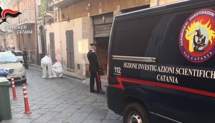 Misterbianco, Catania: neonata di 7 mesi lanciata dal balcone. Fermata la madre.