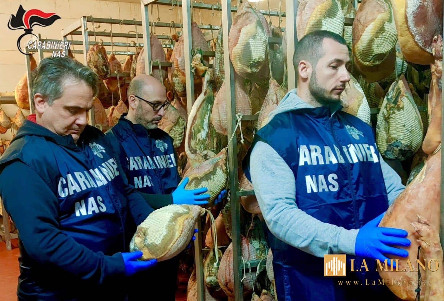 Allarme sicurezza alimentare: carni e spezie scadute in un prosciuttificio di Cesena