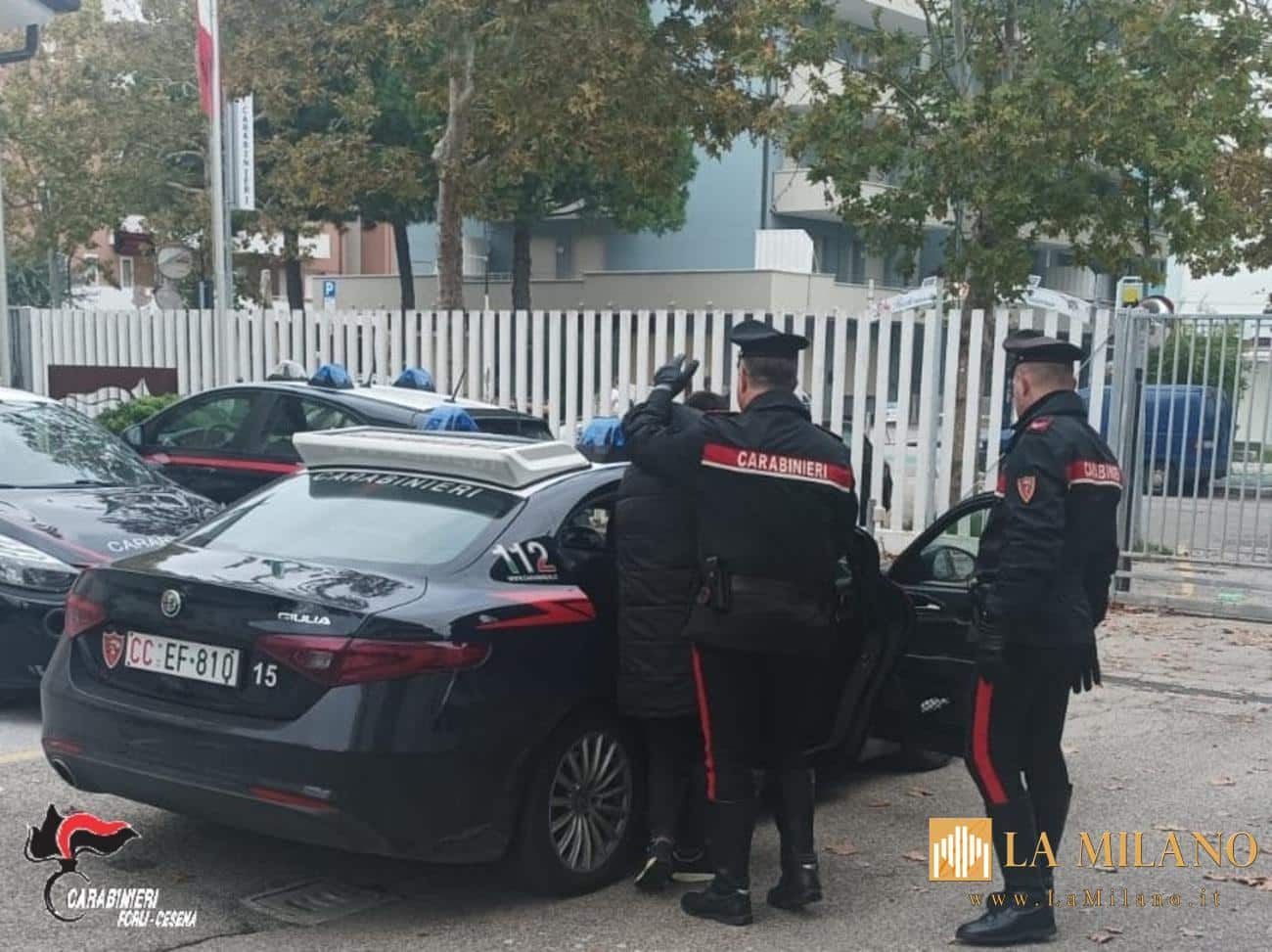 Cesenatico: insulta e aggredisce i carabinieri durante una manifestazione. Arrestato 47enne.