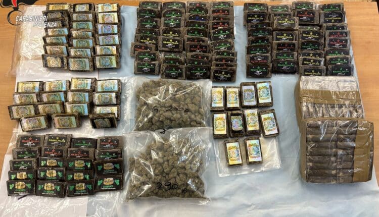 Melfi: Arrestati due spacciatori, sequestrati circa 14 kg di droga.