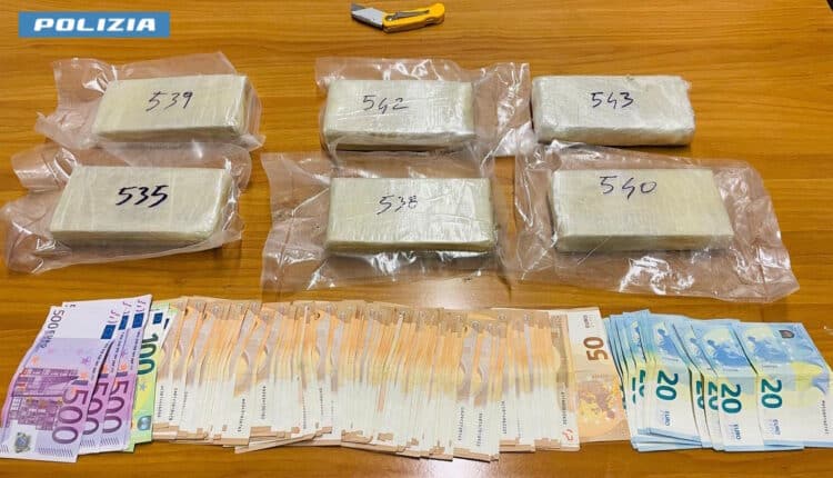 Cologno Monzese (MI): arrestato 44enne con oltre 3 kg di eroina dopo rocambolesco inseguimento