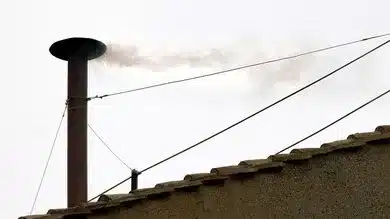 Conclave, Fumata Bianca: è stato eletto il nuovo Papa.