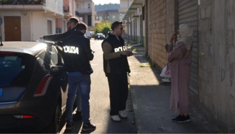 Crotone, 94 espulsioni e 2800 permessi di soggiorno rilasciati