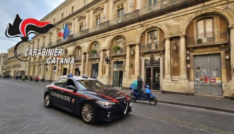 Sorpreso a rubare profumi di lusso: denunciato 28enne a Catania