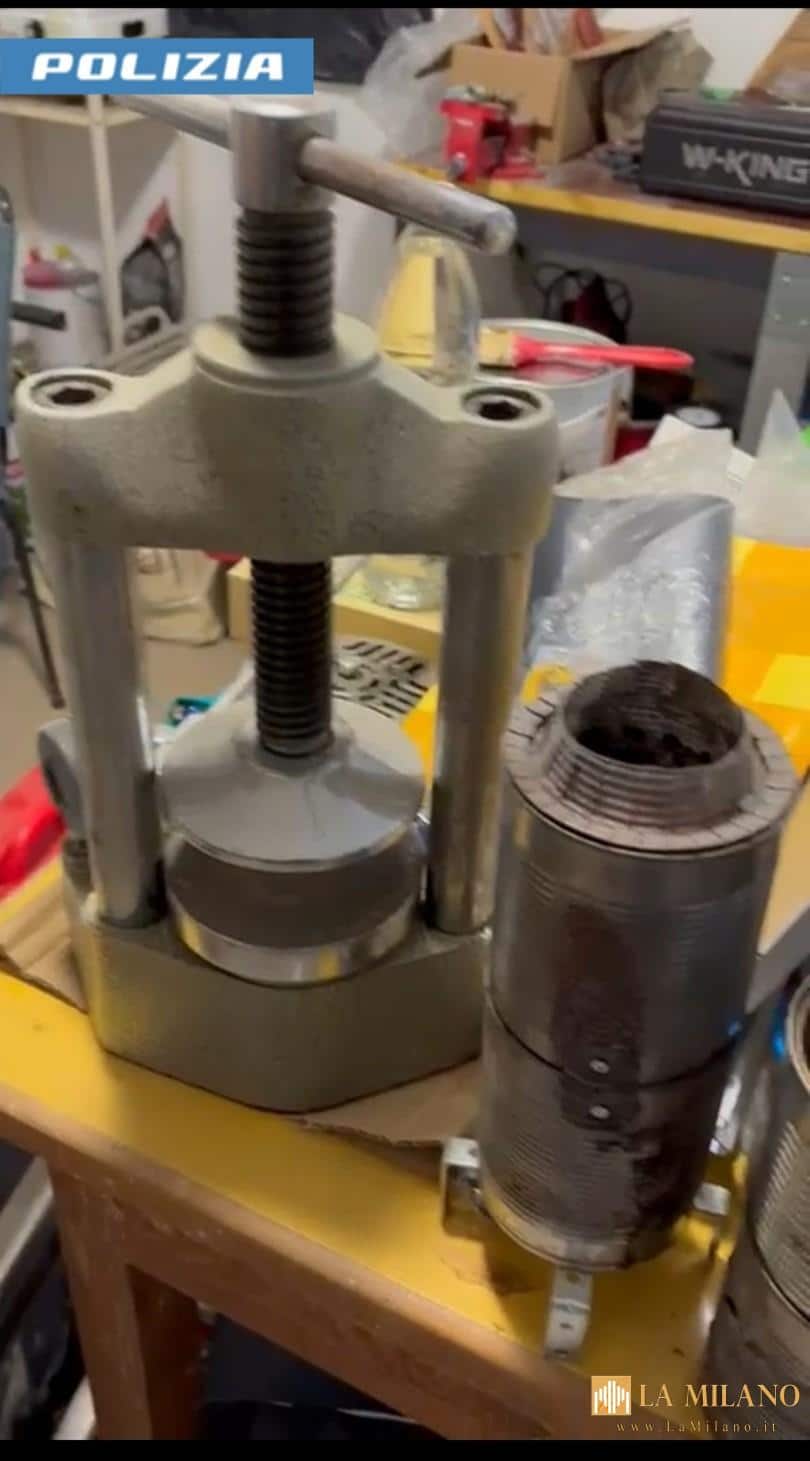 Laboratorio di droga hi-tech a Forlì: bitcoin, GHB e cocaina in casa