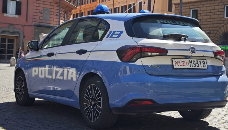 Roma, riconosce il rapinatore alla mensa: erano seduti insieme a tavola