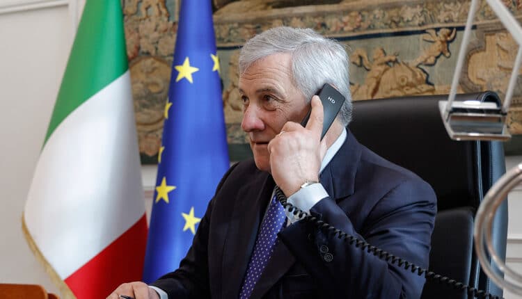 l Ministro Tajani firma un protocollo d'intesa fra MAECI e INPS per l’educazione previdenziale degli italiani all’estero