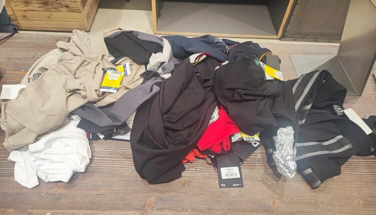 Como: 25enne arrestata per furto aggravato in un centro commerciale