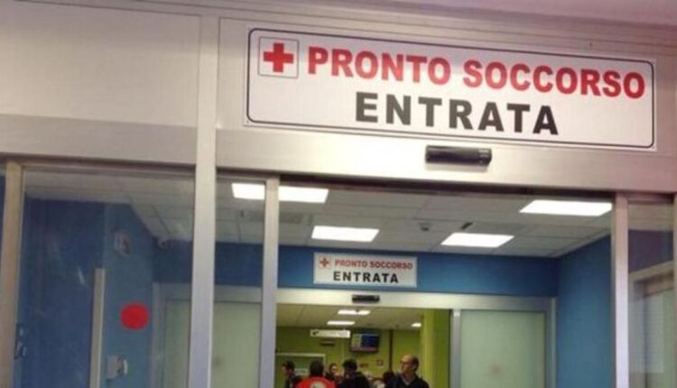 Trento, aggredisce infermiere al Pronto Soccorso: Arrestato 43enne
