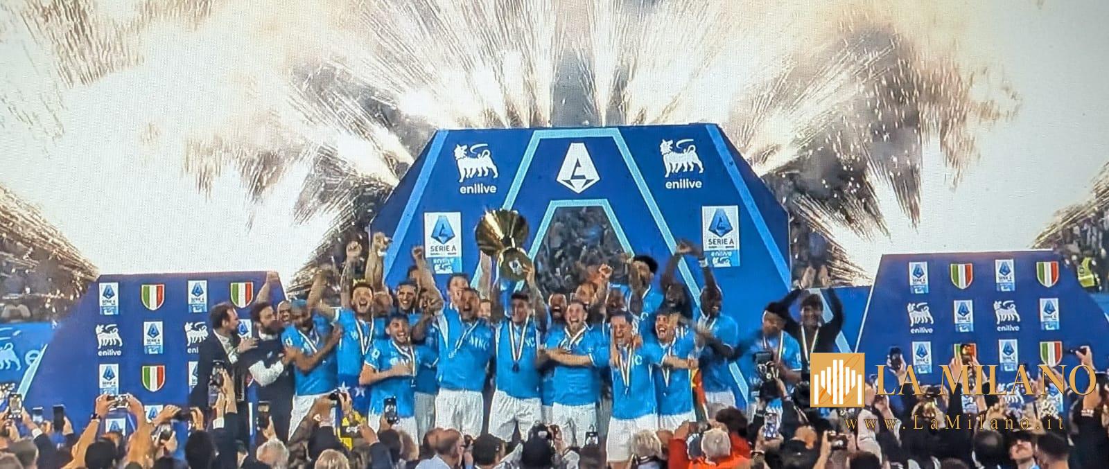 Serie A: è festa a Napoli, gli azzurri sono campioni d'Italia.