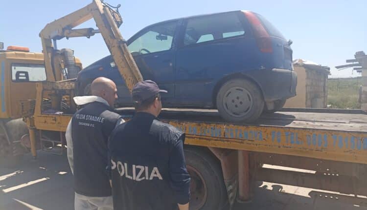 Borgo Mezzanone: 11 auto rubate sequestrate dalla Polizia di Stato durante controlli straordinari
