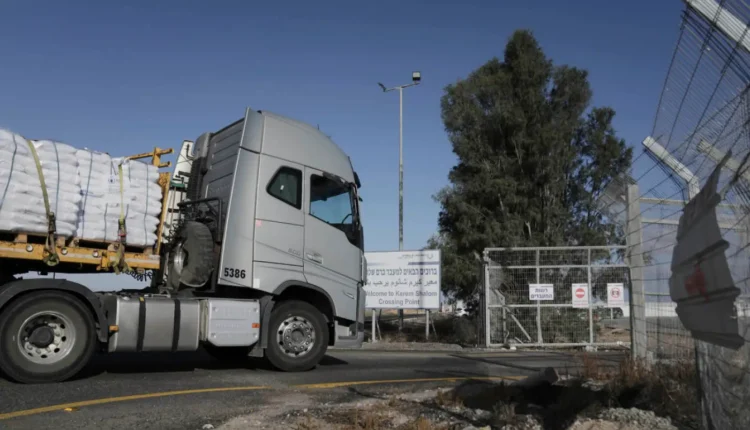 Gaza, entrano i primi camion italiani del programma “Food for Gaza”.