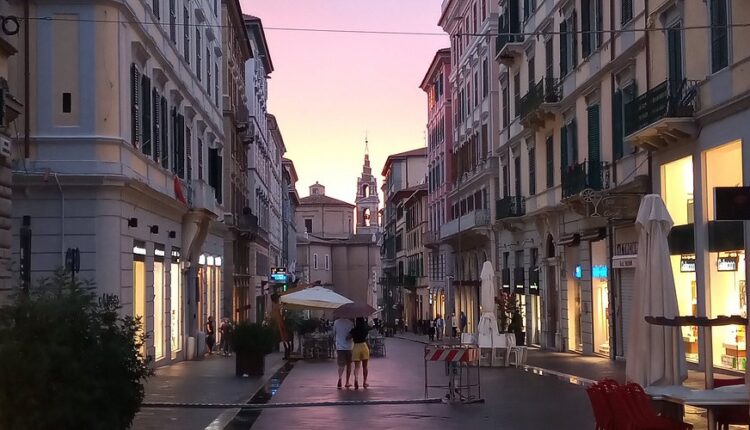 Arriva la Banda dei Mammoni in centro ad Ancona