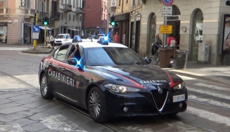 Milano, 13enne accoltellato insieme al suo cane: ferito in una lite legata allo spaccio.