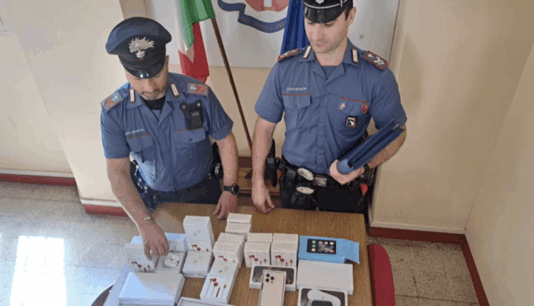 Lugo, scoperta vendita di prodotti Apple contraffatti: due denunciati