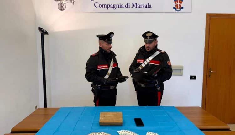 Marsala, fermato a un posto di blocco: in auto oltre 1 kg di cocaina