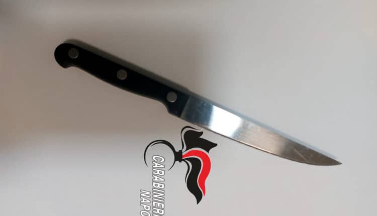 Movida sotto controllo a Chiaia: coltelli, scooter sequestrati e locali chiusi per carenze igieniche