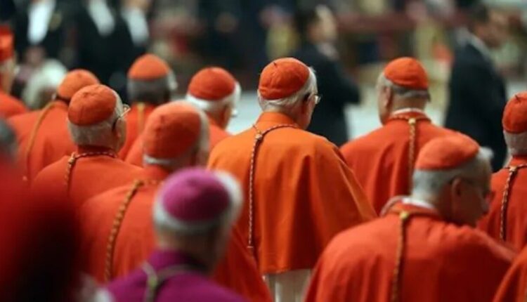 Conclave: al via l’elezione del nuovo Papa, oggi la prima fumata dalla Cappella Sistina.