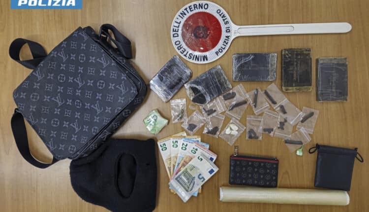 Alcamo: Arrestati 2 pregiudicati con hashish, cocaina e marijuana