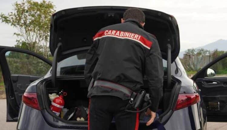 Marcianise: Bimbo di 8 mesi chiuso in auto sotto il sole, salvato dai Carabinieri