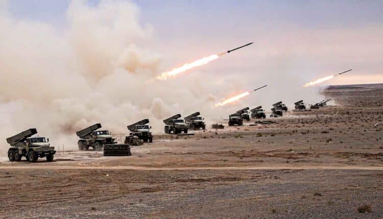 Tensione tra Israele e Iran: i timori di guerra fanno volare il prezzo del petrolio.