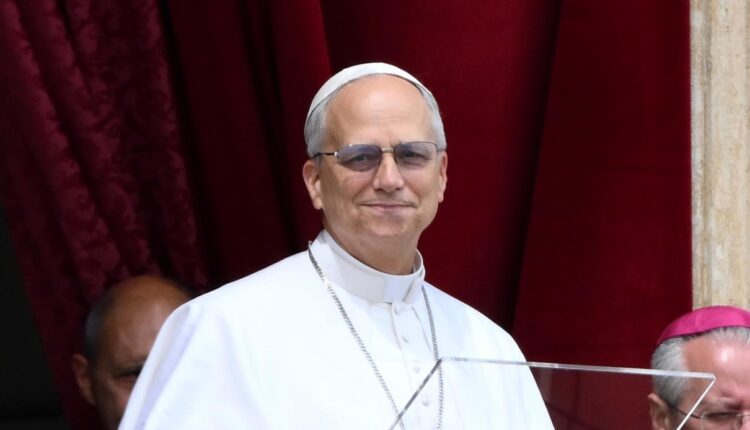 Papa Leone XIV ripristina il bonus ai dipendenti vaticani e dona 5mila croissant ai clochard.