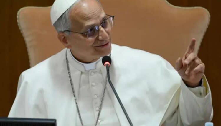 Papa Leone XIV: “Incontriamoci, dialoghiamo, negoziamo”. Il Vaticano si offre come ponte per la pace.