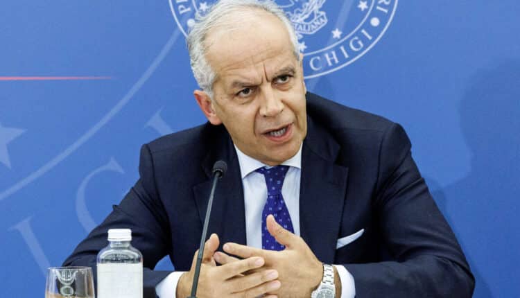 Piantedosi ad Abu Dhabi: rafforzata la collaborazione con gli Emirati Arabi Uniti su sicurezza e contrasto al crimine.