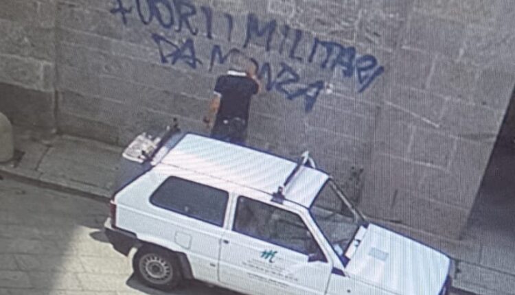 Scritte sull’Arengario di Monza: gesto vandalico offende la città