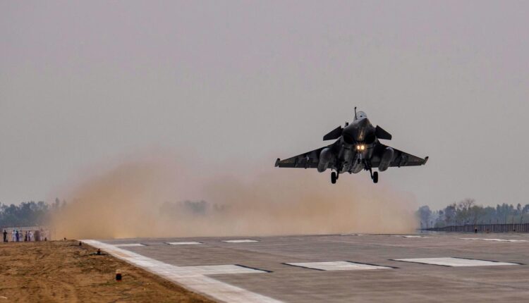 Raid indiano in Pakistan, almeno 34 morti: Islamabad parla di «atto di guerra».