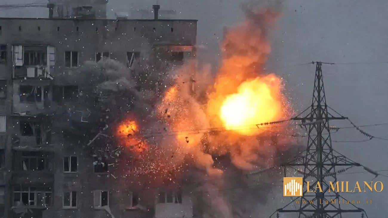 Trump: «Putin è impazzito. Se prova a prendersi tutta l’Ucraina, la Russia cadrà». Il Cremlino replica: «Parole emotive».