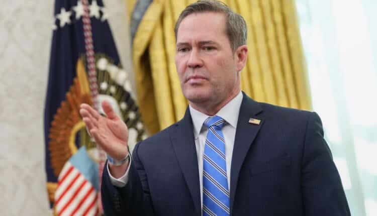 Trump rimuove il consigliere Waltz dopo lo scandalo Signal: sarà ambasciatore all’ONU, Rubio prende il suo posto.