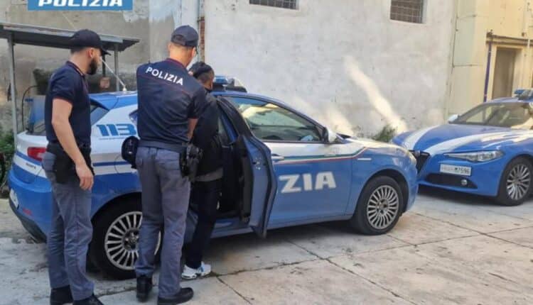 Mantova, 3 cittadini arrestati per aggressione a 4 agenti in Questura