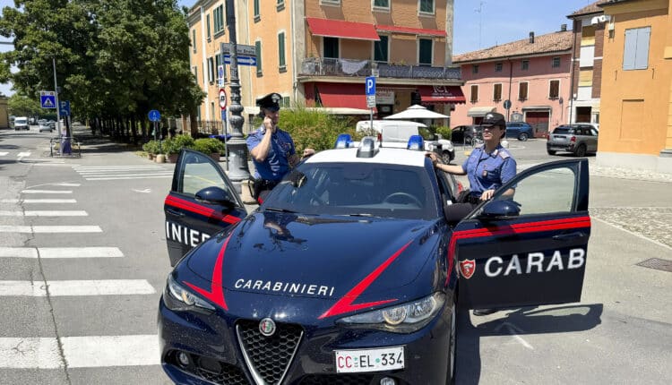 San Giovanni in Persiceto, rapina e resistenza: Arrestato 22enne