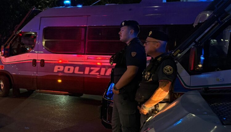 Movida al Pigneto, scattano i controlli: alcol low cost ai minori e insetti nel bar. Locale chiuso, Daspo e maxi sanzioni