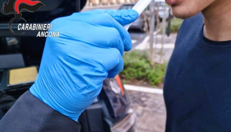 Ancona, maxi operazione dei Carabinieri: Chiusi ristorante e autolavaggio, droga e irregolarità sul lavoro