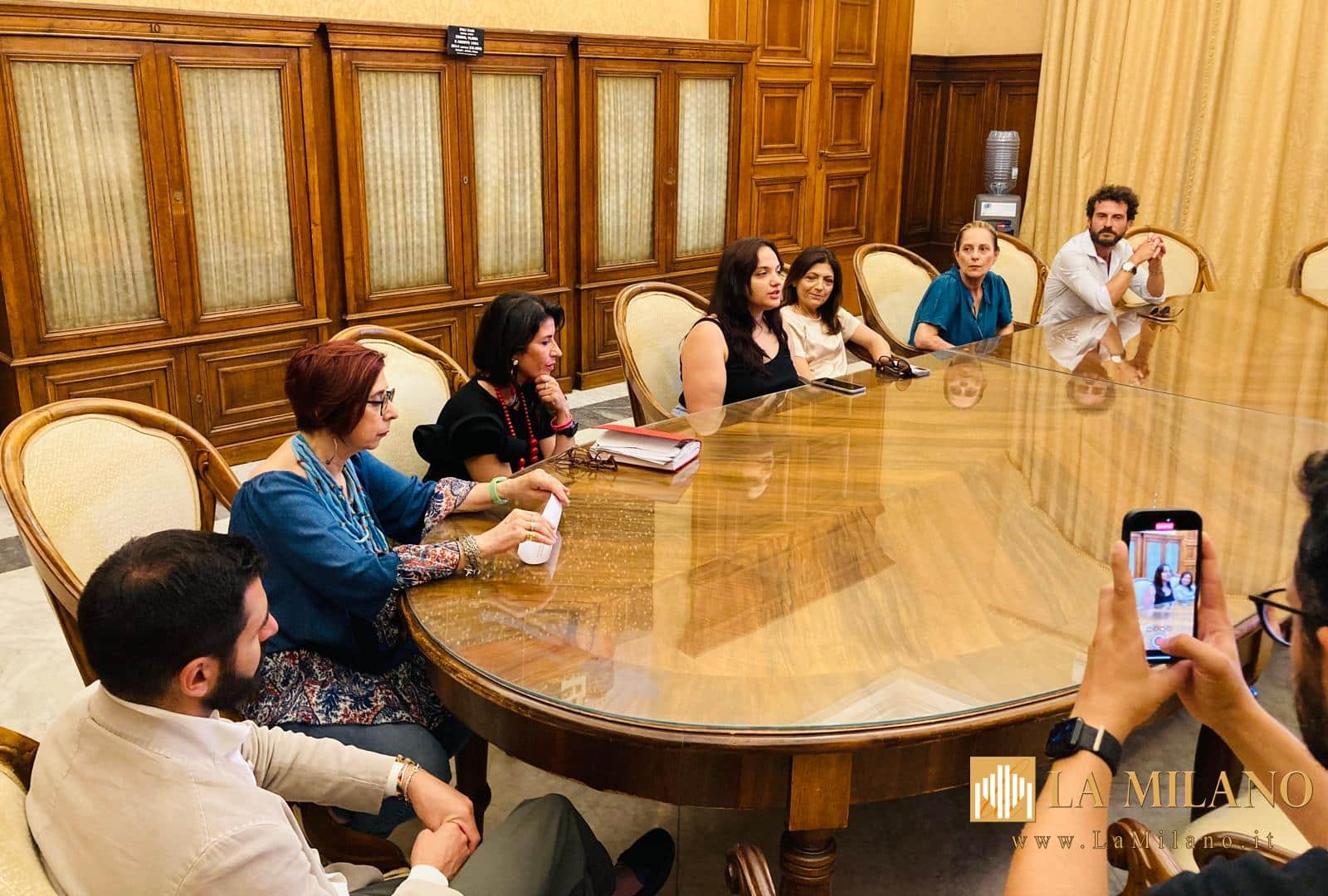 Bari, parte “Emphilìa”: laboratori, tutoraggio e volontariato per contrastare solitudine e disagio giovanile