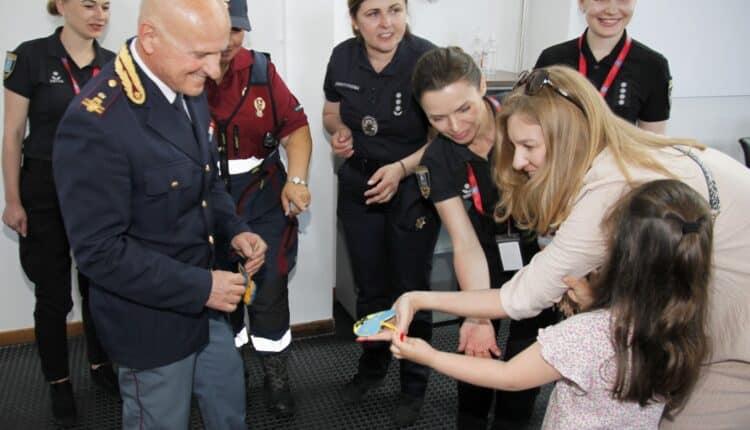Roma, la Polizia di Stato accoglie bambini ucraini al I Reparto Mobile