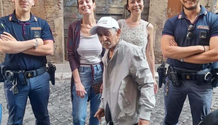 Roma, scompare di nuovo ma viene salvato da due negozianti: affetto da Alzheimer ritrovato dalla Polizia