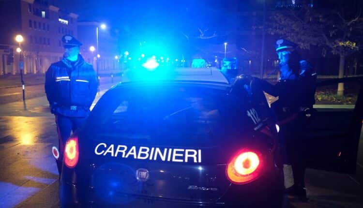 Forlì, rapina e accoltellamento in pieno centro: 2 giovani fermati, un terzo denunciato