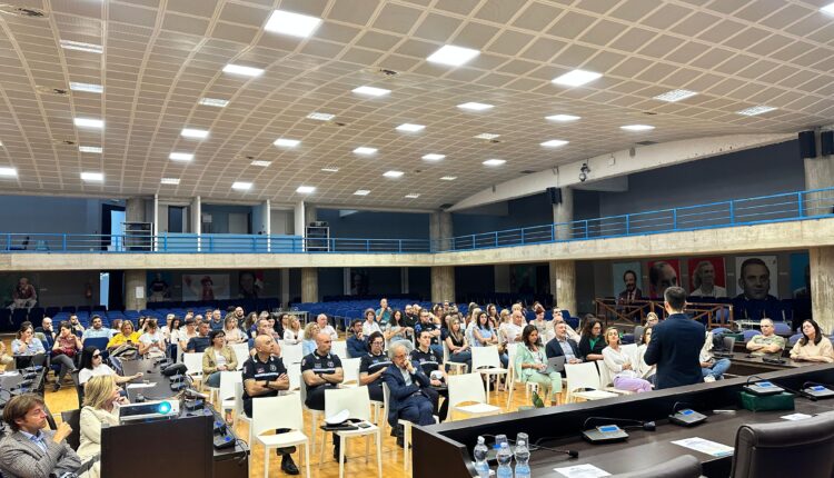 Teramo, successo per il convegno sull’Intelligenza Artificiale nella Pubblica Amministrazione.