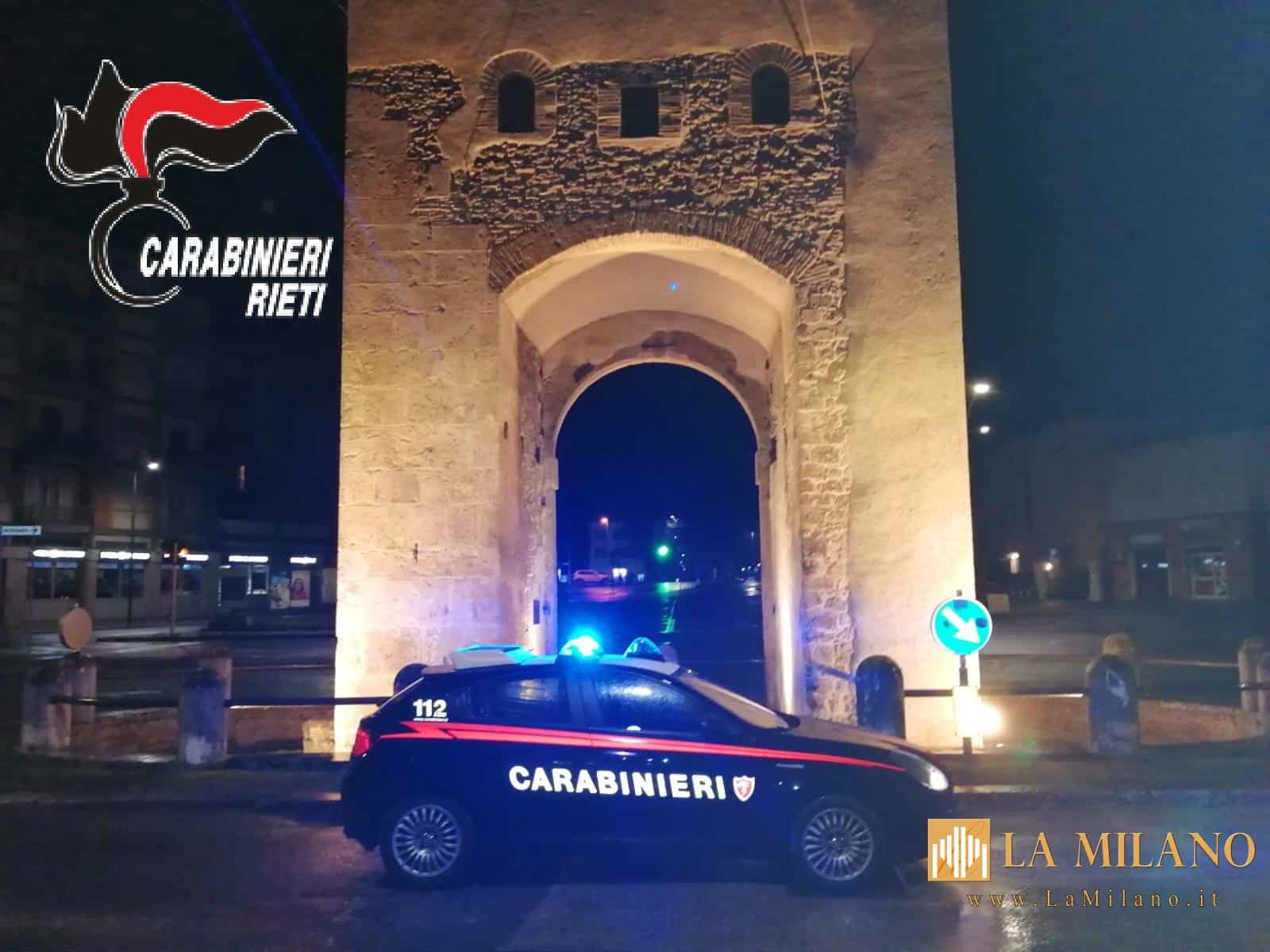 Minaccia passanti con un coltello nel centro di Rieti: denunciato 30enne