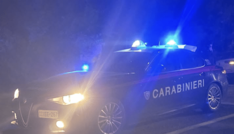 Cervia, rapinano un 15enne: denunciati 2 giovani