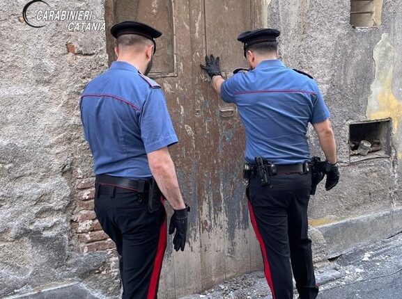 Paternò: controlli dei Carabinieri su stranieri irregolari e attività commerciali