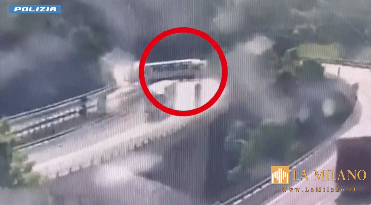 A23, intervento della Polizia Stradale su due veicoli contromano