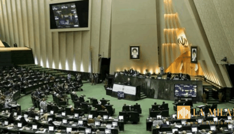 Iran, il Parlamento approva la chiusura dello Stretto di Hormuz: la decisione passa ora al Consiglio di sicurezza