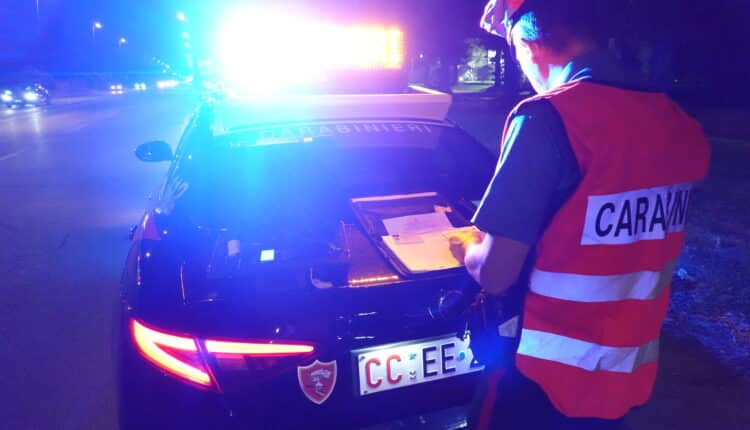 Marcianise, uomo arrestato per minacce e maltrattamenti ai familiari: voleva denaro per droga e alcol