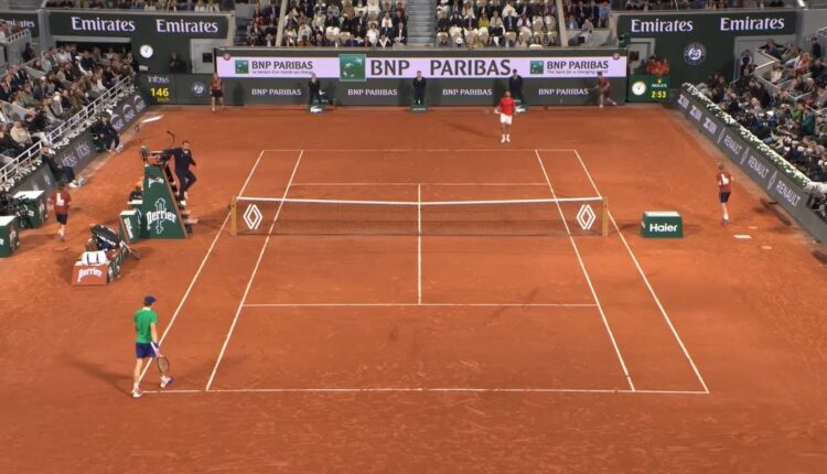 Roland Garros: Sinner vince in tre set anche contro Djokovic e conquista una finale storica