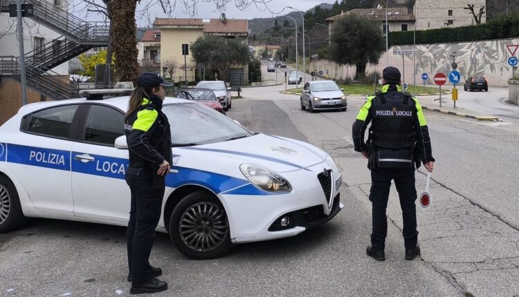 Ascoli Piceno, truffa assicurativa: Ignari automobilisti scoprono di essere senza RCA