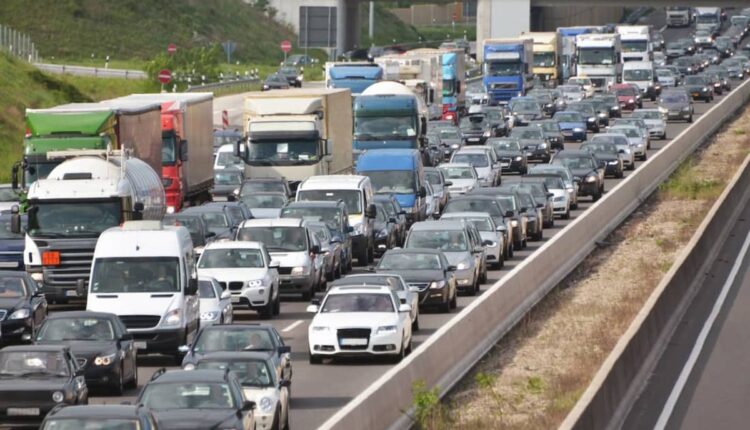 Stop ai diesel Euro 5 dal 1° ottobre, ma Salvini punta al rinvio: cosa cambia per milioni di automobilisti.